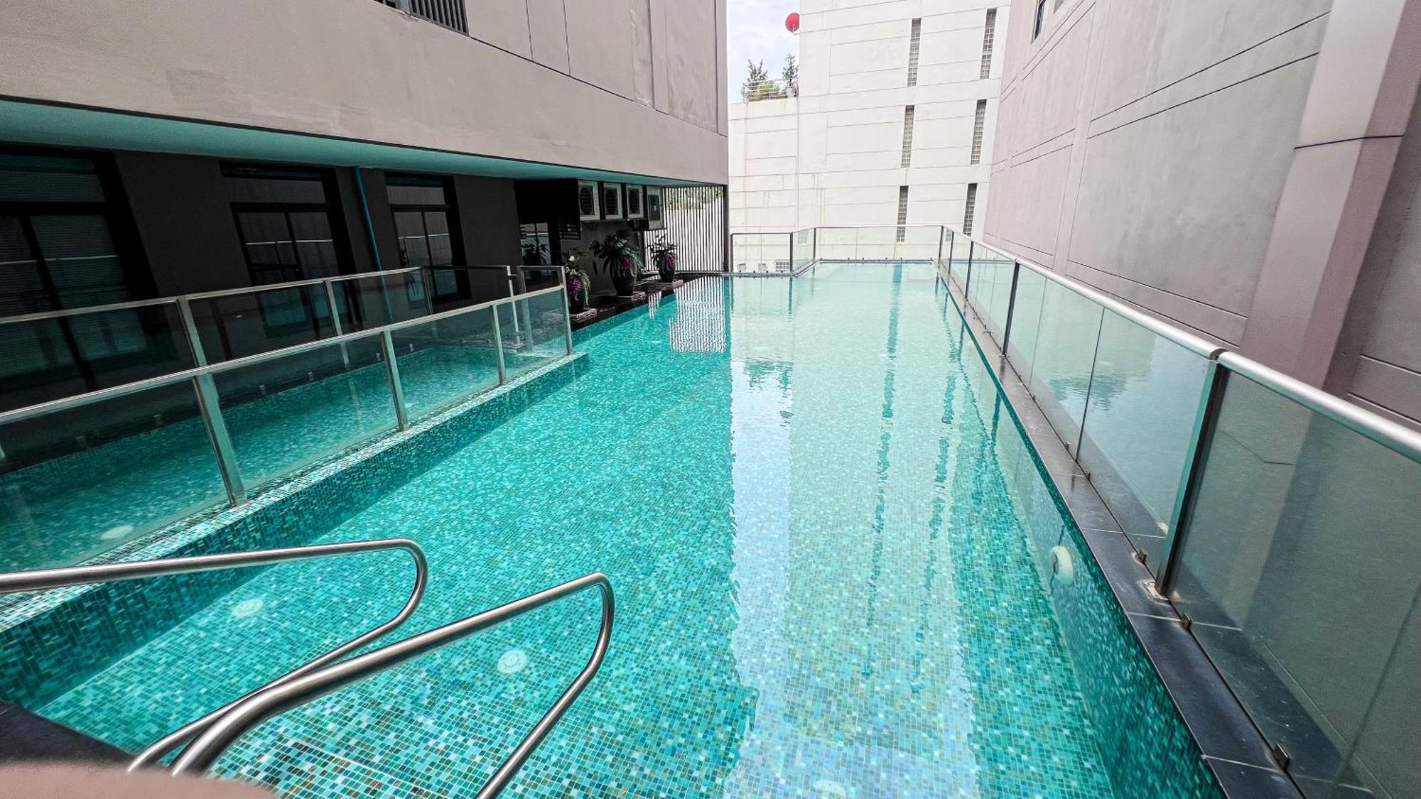 Metropolis Suites Bangkok, Tapestry Collection By Hilton Экстерьер фото