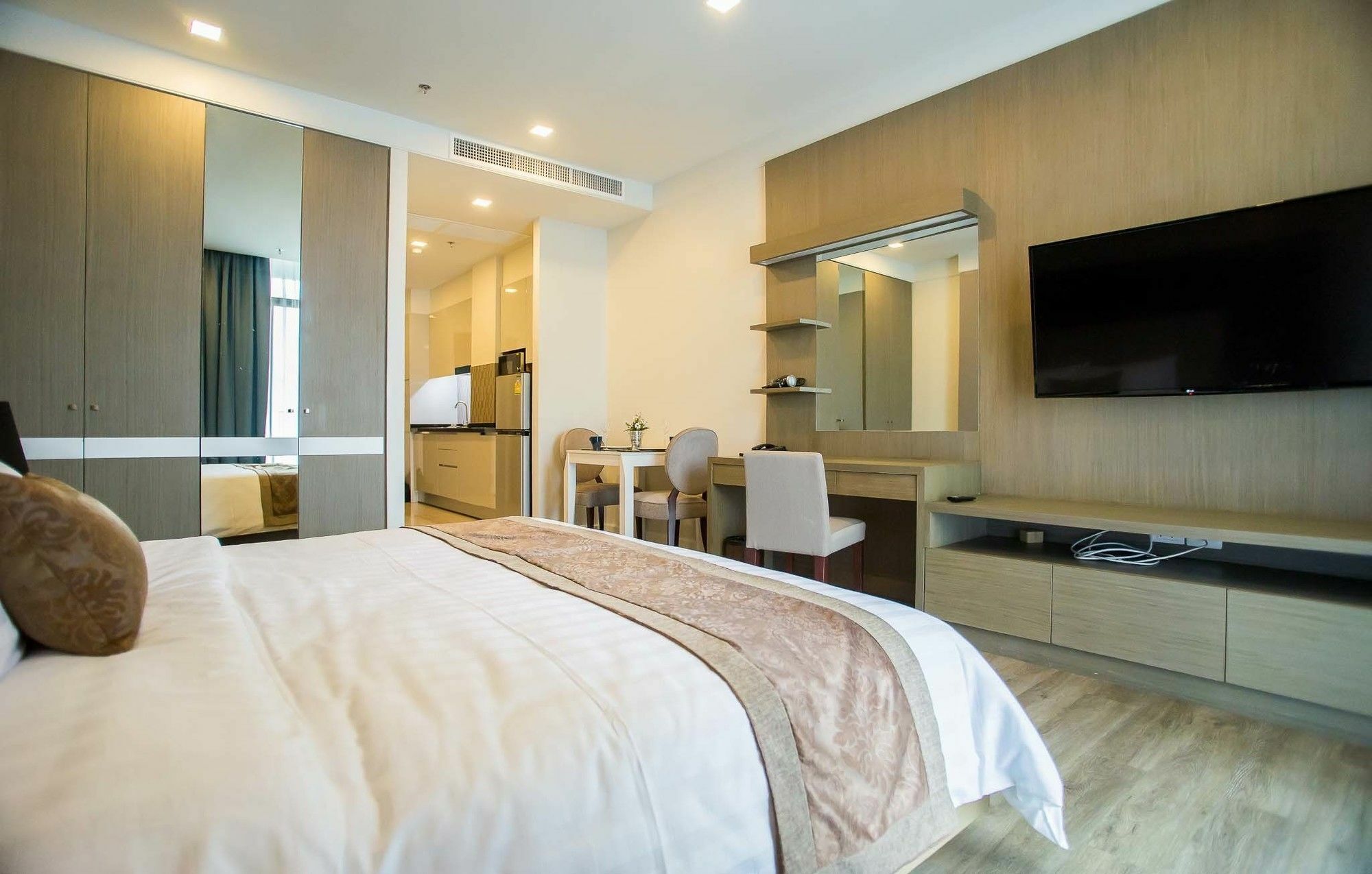 Metropolis Suites Bangkok, Tapestry Collection By Hilton Экстерьер фото